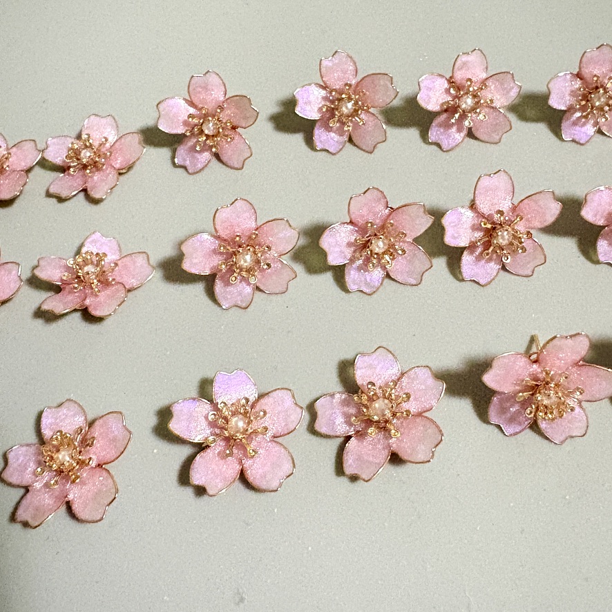 製作中の桜の花